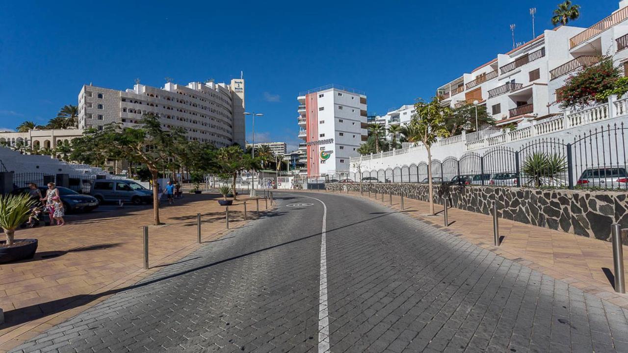 Dom wakacyjny Flatguest San Fernando + 4bdr + Terrace + Parking *