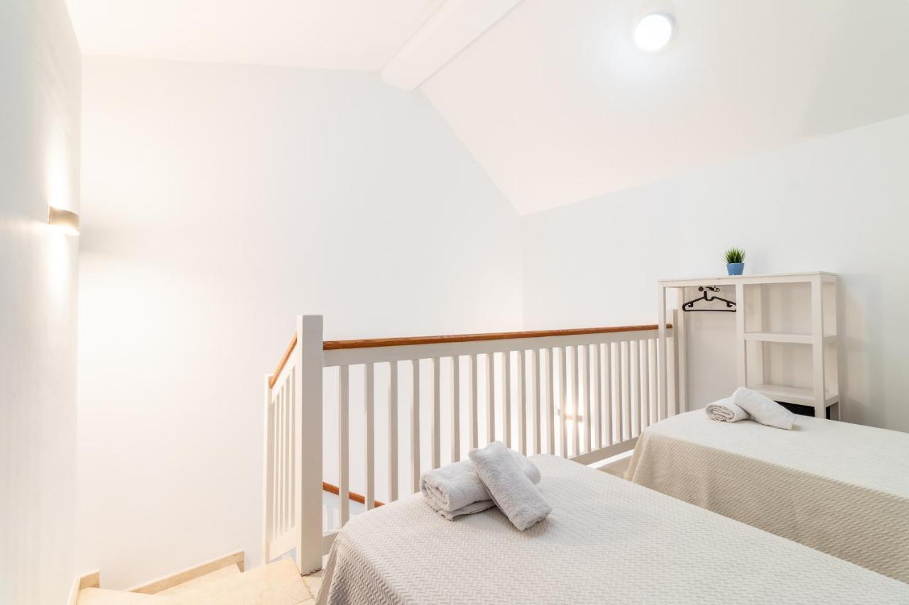 Flatguest San Fernando + 4bdr + Terrace + Parking Dom wakacyjny San Bartolomé