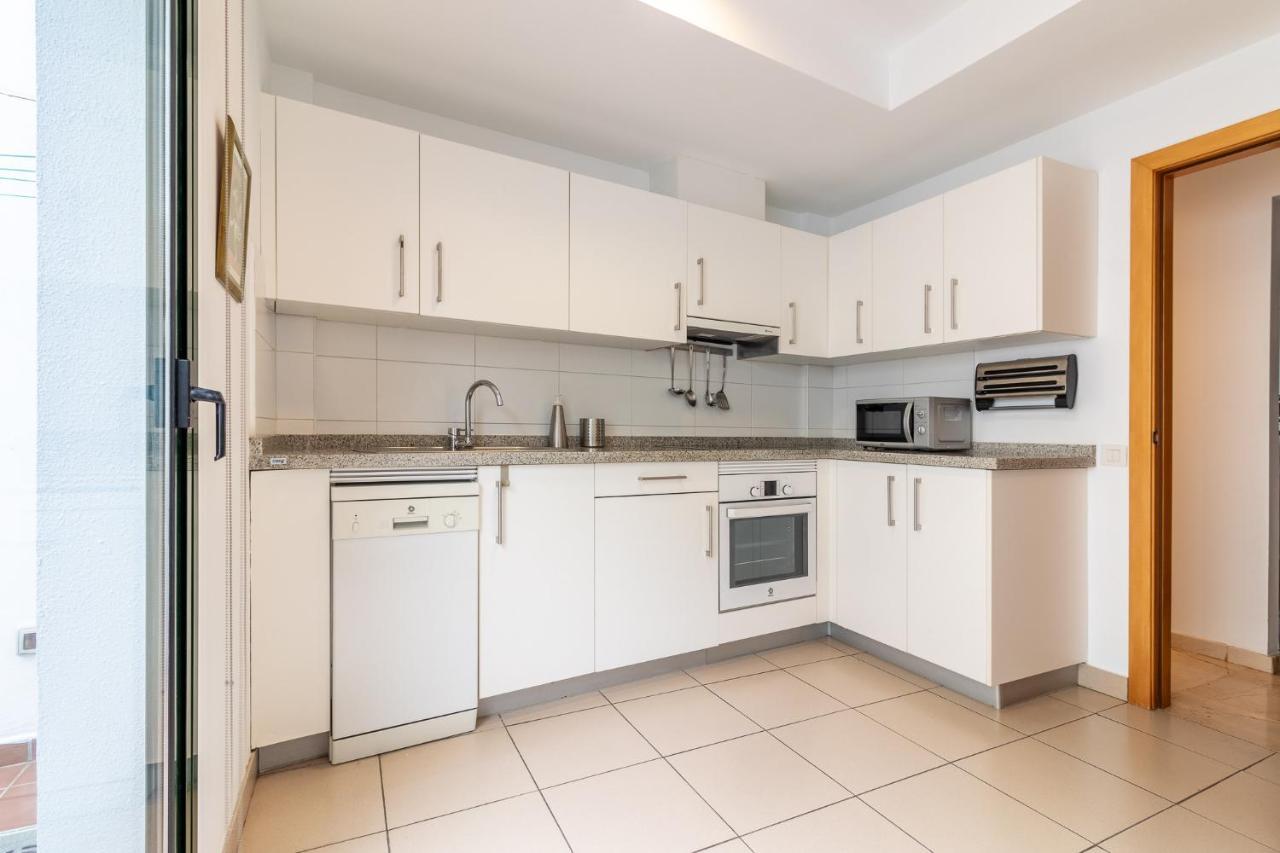 Flatguest San Fernando + 4bdr + Terrace + Parking Dom wakacyjny San Bartolomé