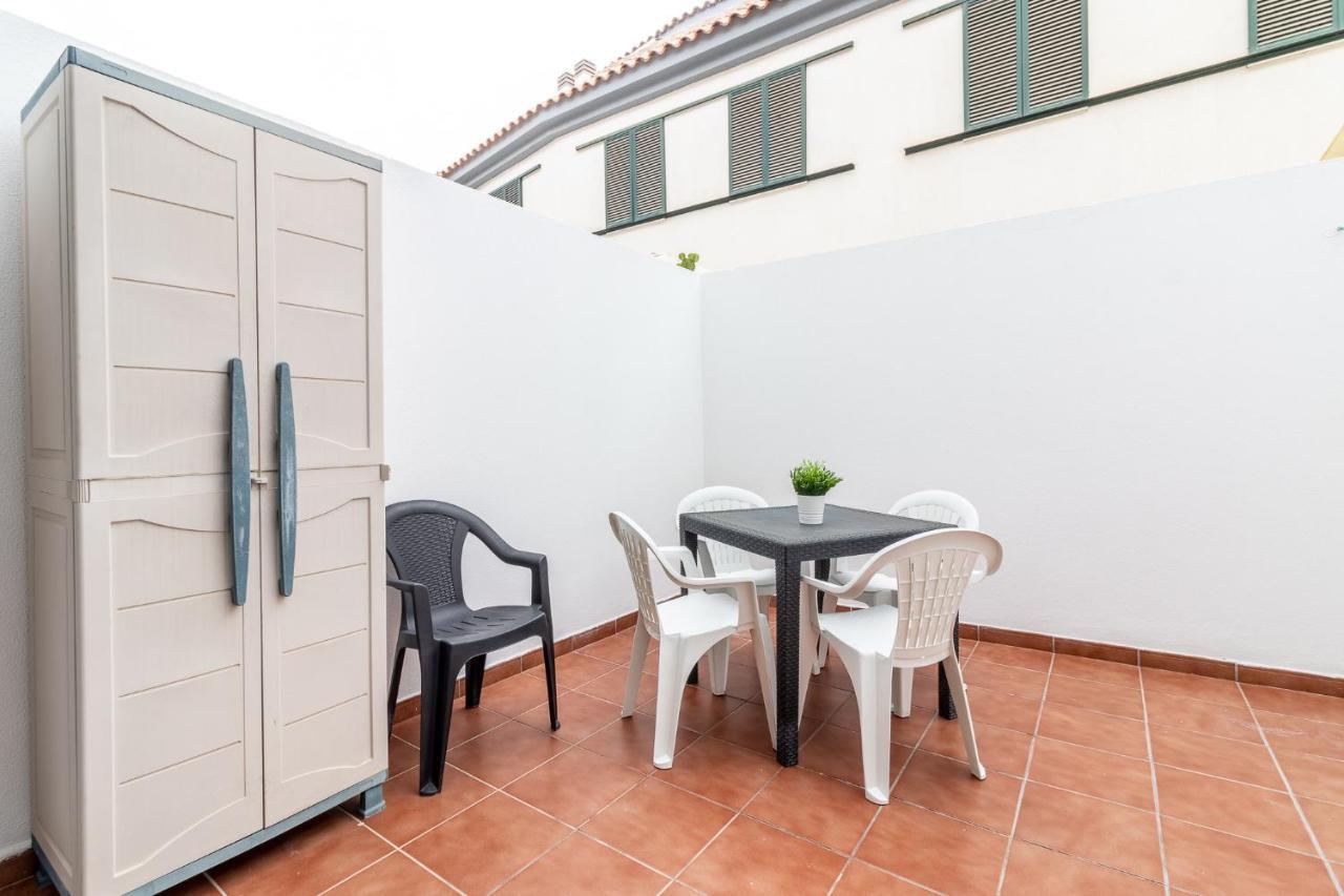 Dom wakacyjny Flatguest San Fernando + 4bdr + Terrace + Parking *