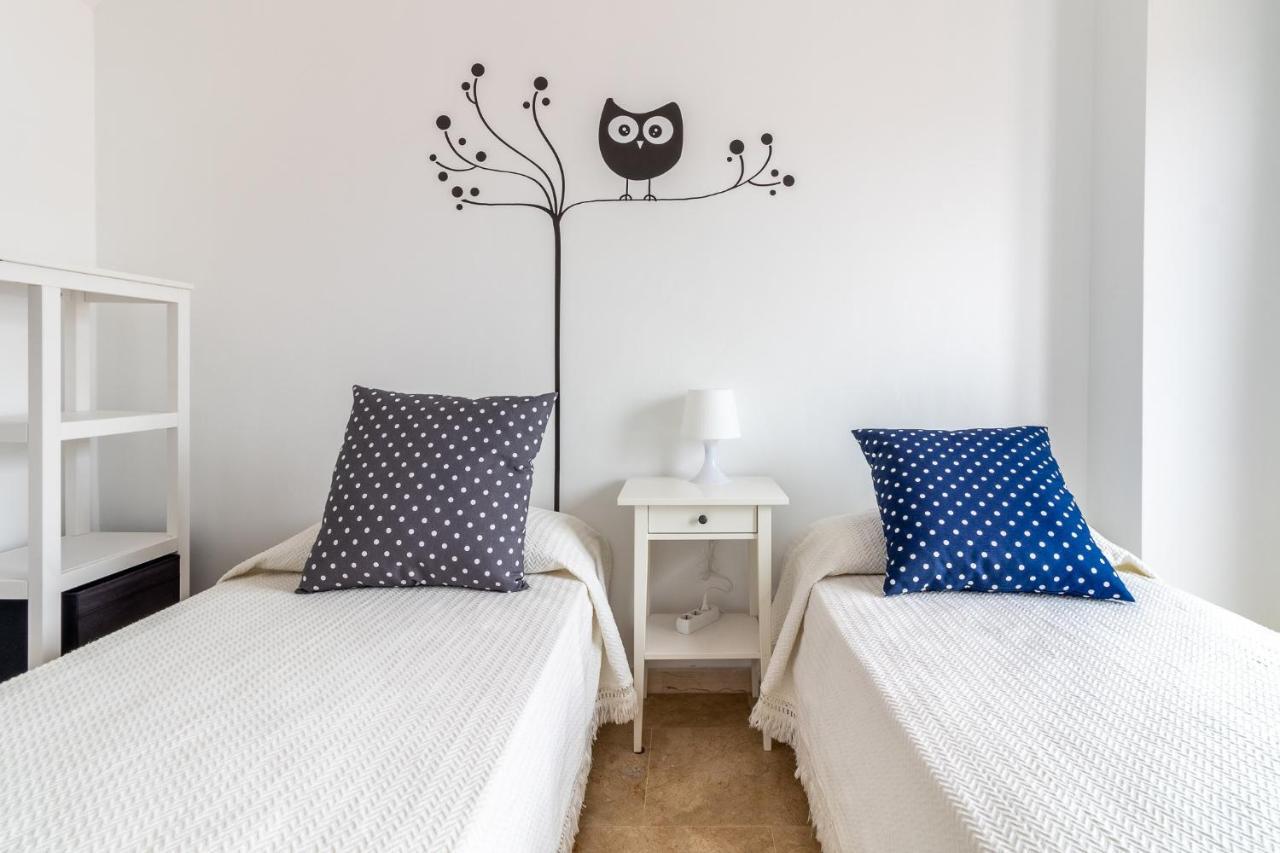 Holiday home Flatguest San Fernando + 4bdr + Terrace + Parking *